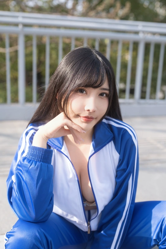 户外校服 - 糖果果Candy