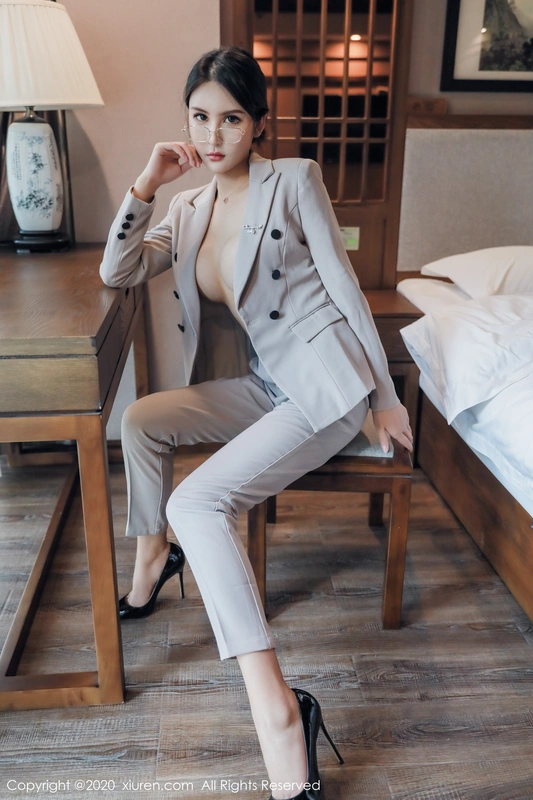 [Xiuren秀人网] 2020.03.25 NO.2098 - emily顾奈奈
